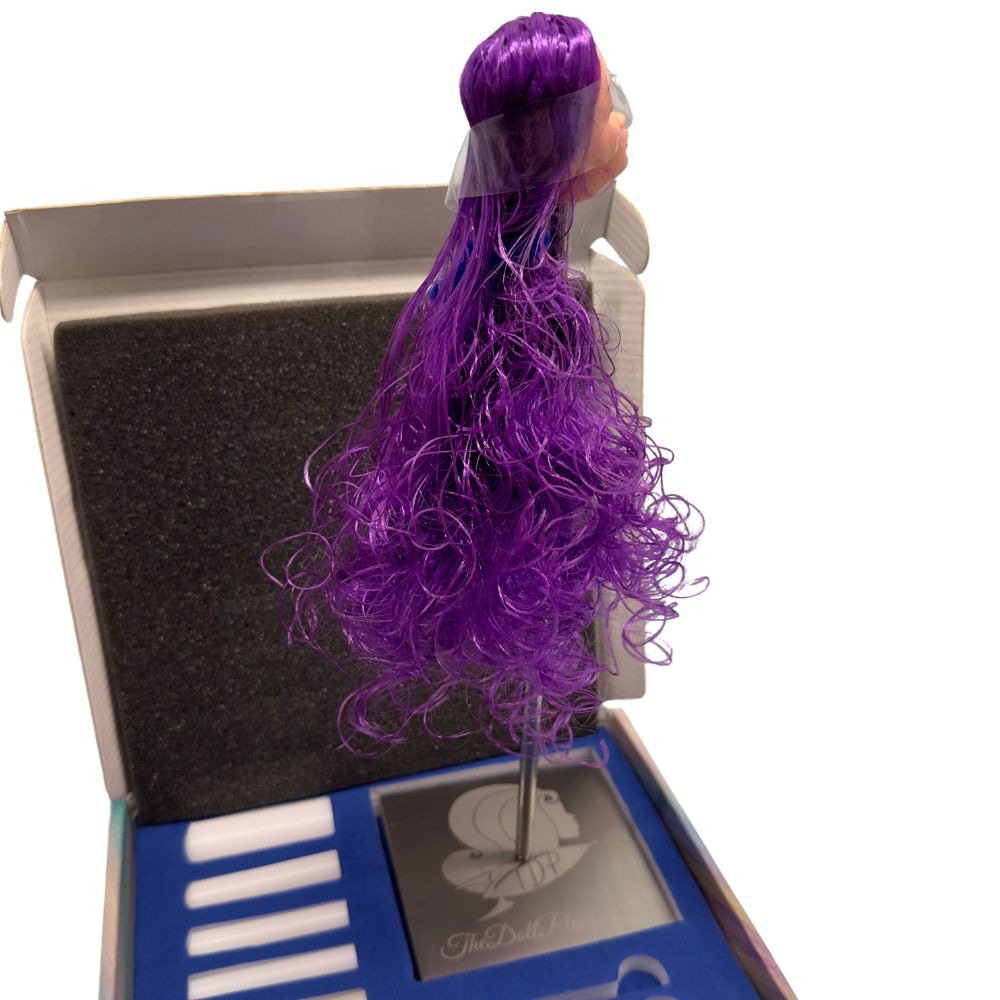 Deluxe Styling Stand Doll Planet Exclusive (Minor Box Damage)