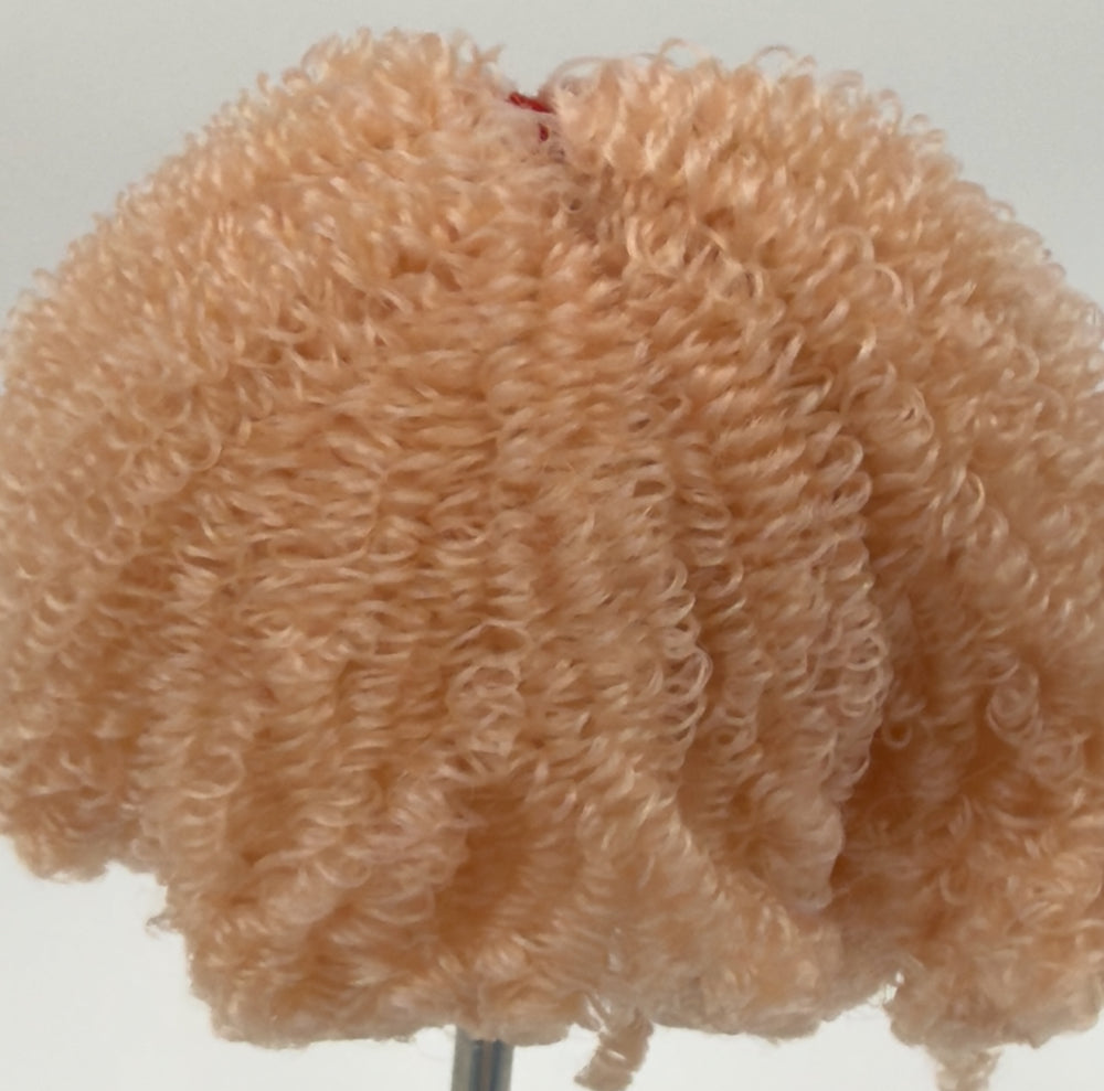 DG Nylon Curly Peach Fuzz NF326A 3mm 1oz/28g 36in/92cm blonde Doll Hair